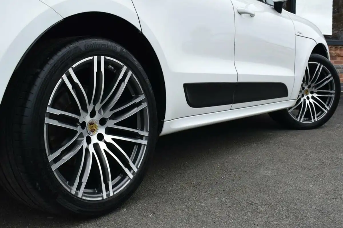 2014-porsche-macan-30td-s-big-64