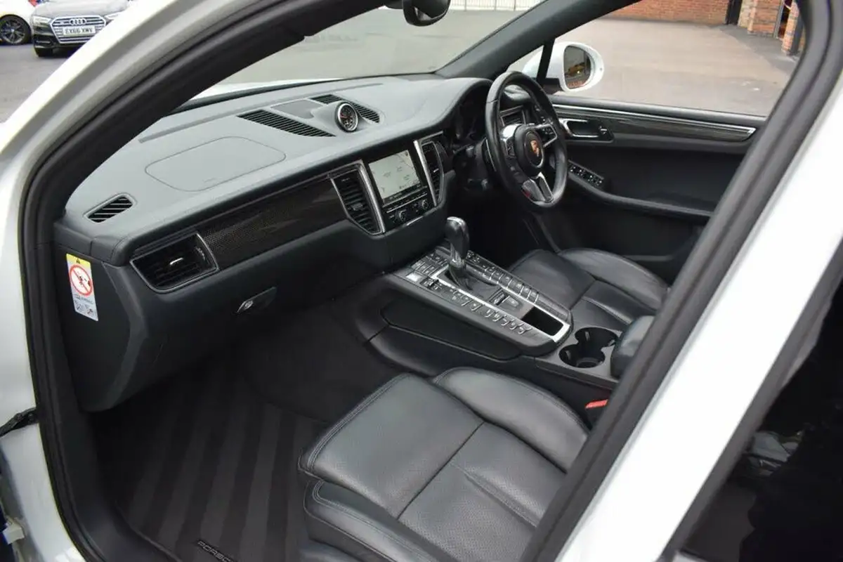 2014-porsche-macan-30td-s-big-36