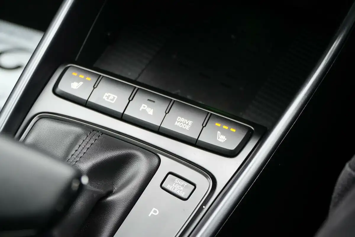 2024-hyundai-i20-10-t-gdi-ultimate-dct-big-36