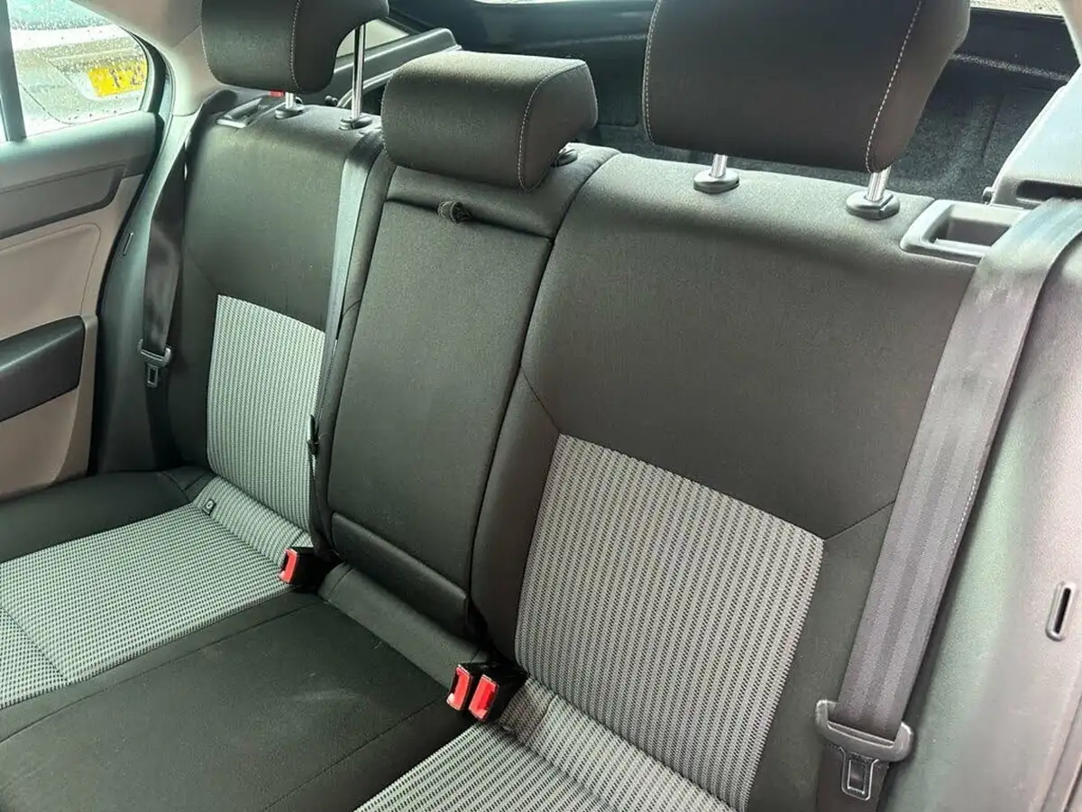 2014-seat-toledo-12-se-big-8