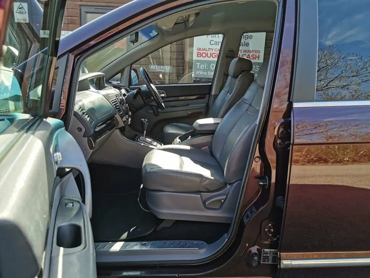 2017-kgm-ssangyong-turismo-22td-elx-big-17