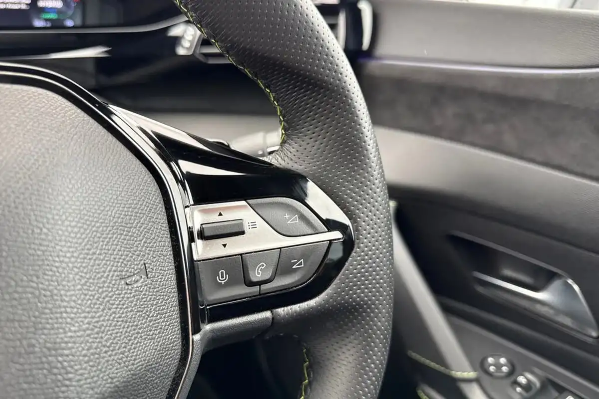 2024-peugeot-308-16-puretech-gt-180ps-big-38