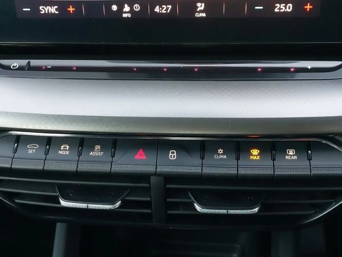 2022-skoda-octavia-14-tsi-se-technology-hatchback-big-14