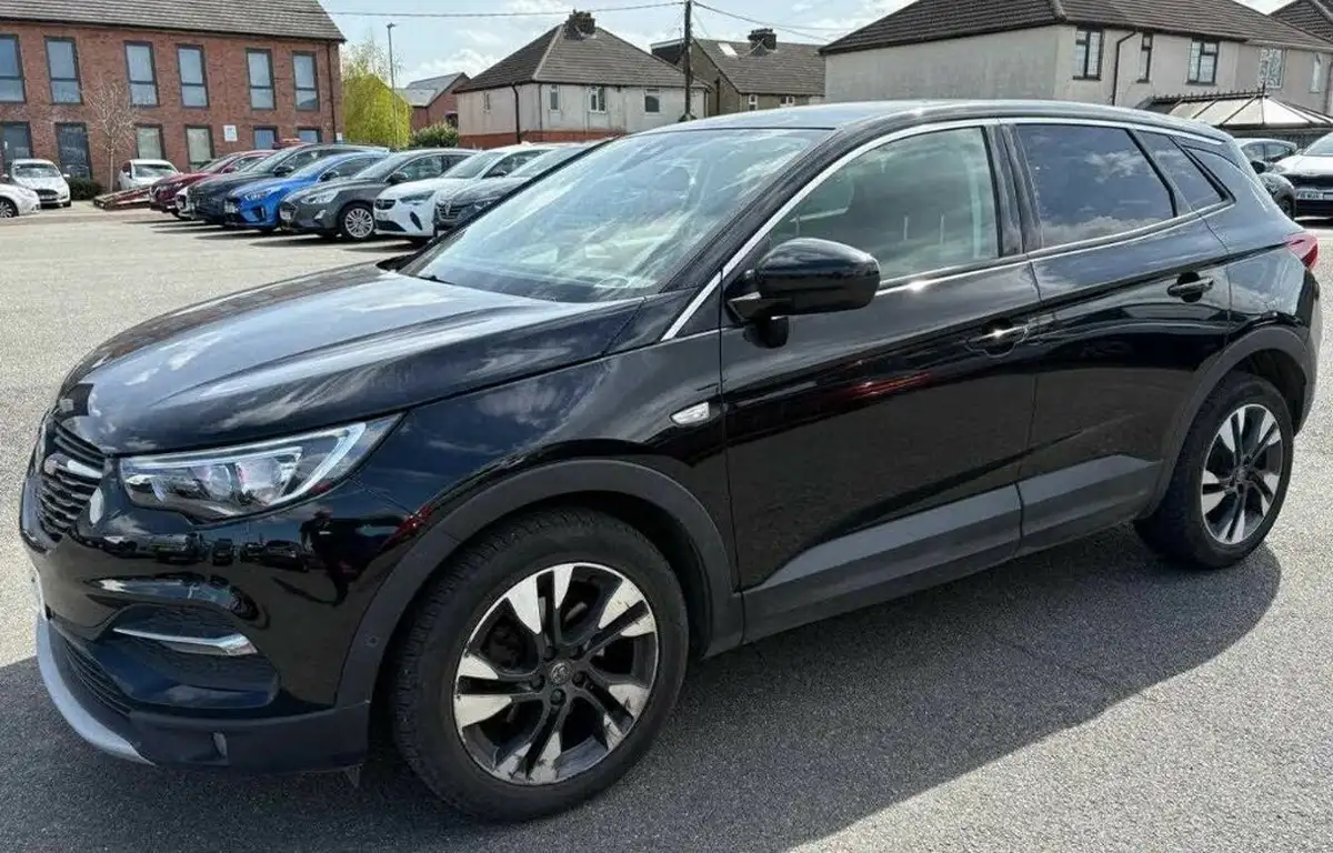 2019-vauxhall-grandland-x-12-sri-nav-big-1