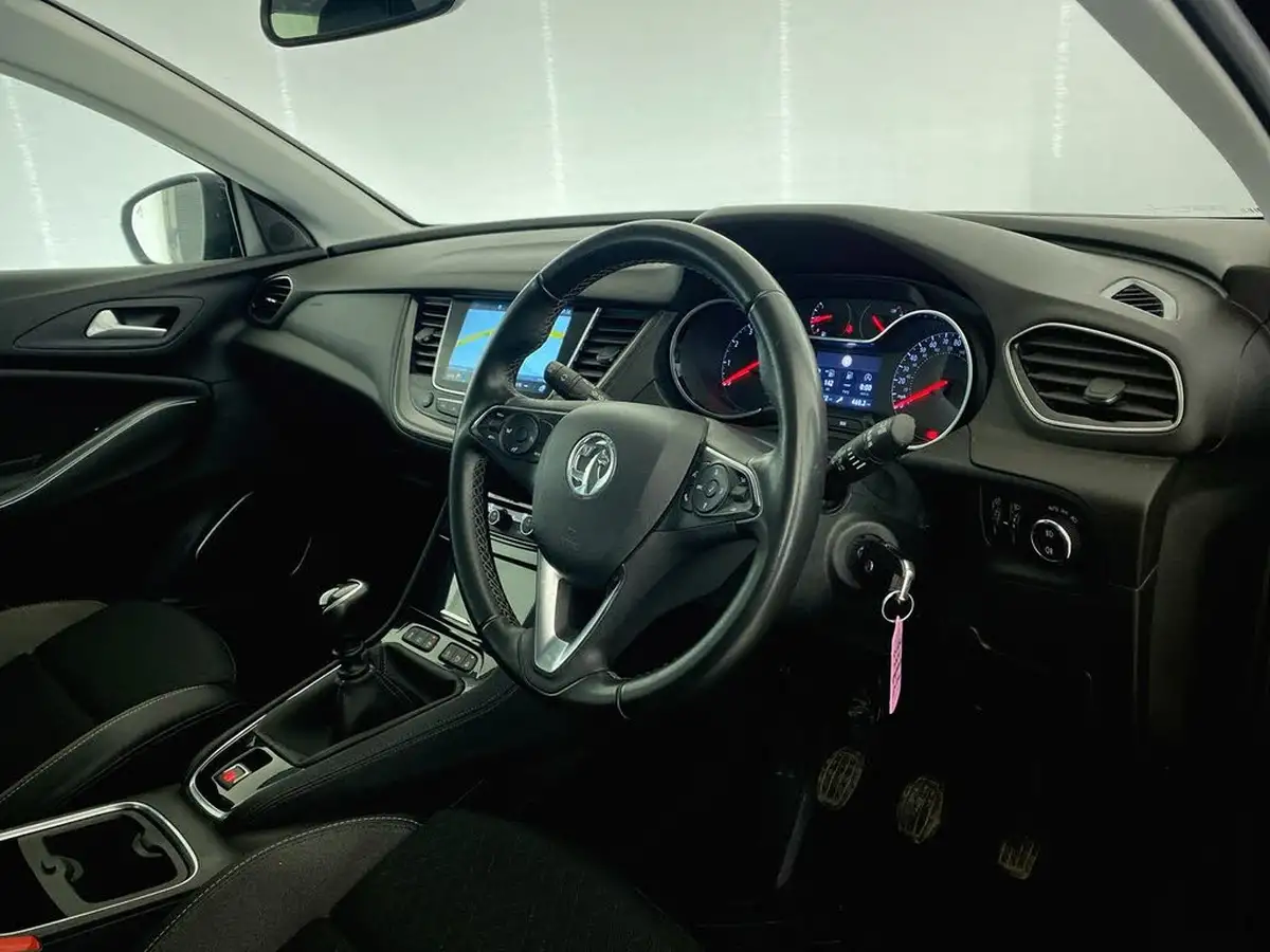 2019-vauxhall-grandland-x-12-sri-nav-big-29