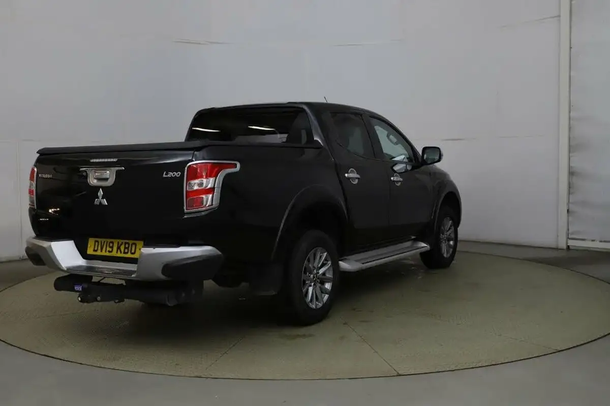 2019-mitsubishi-l200-24di-d-barbarian-eu6b-auto-big-5