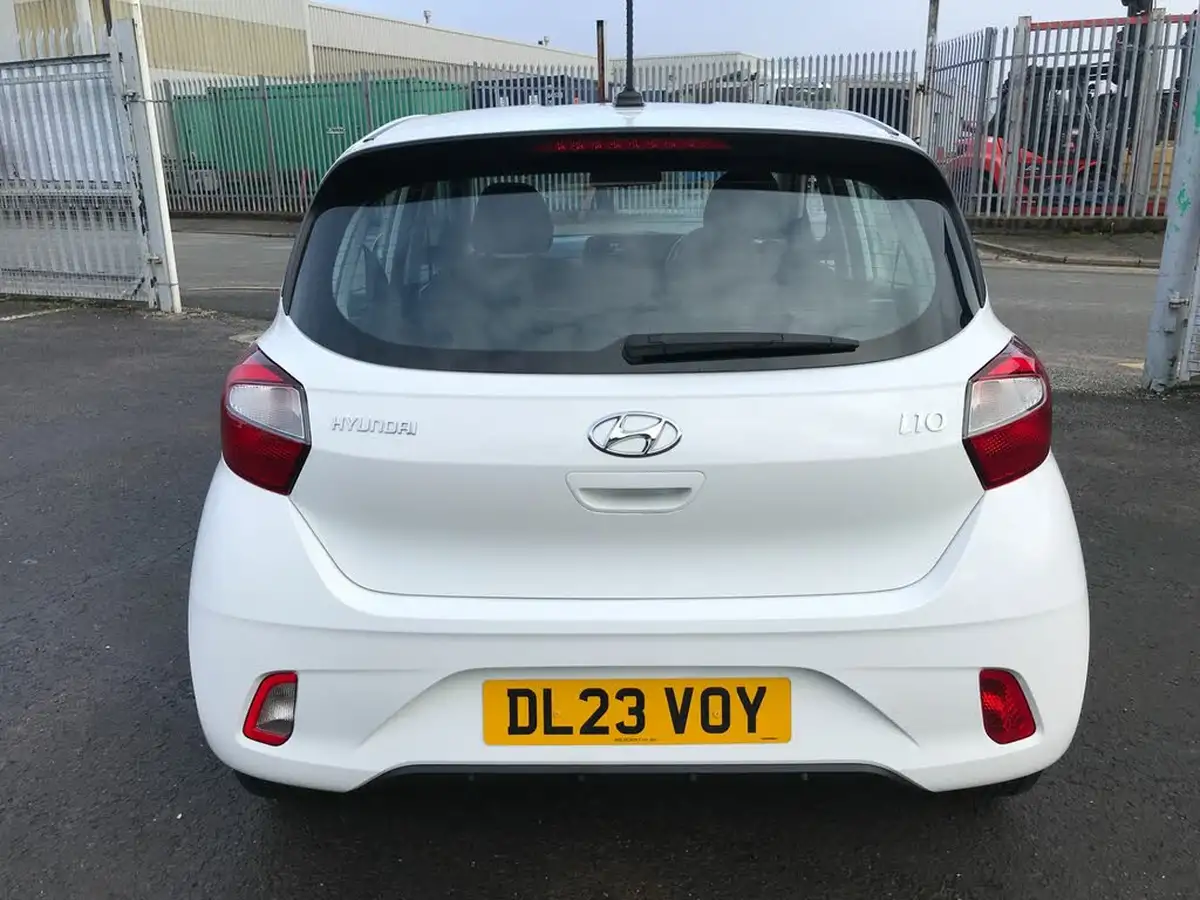 2023-hyundai-i10-10-se-big-5