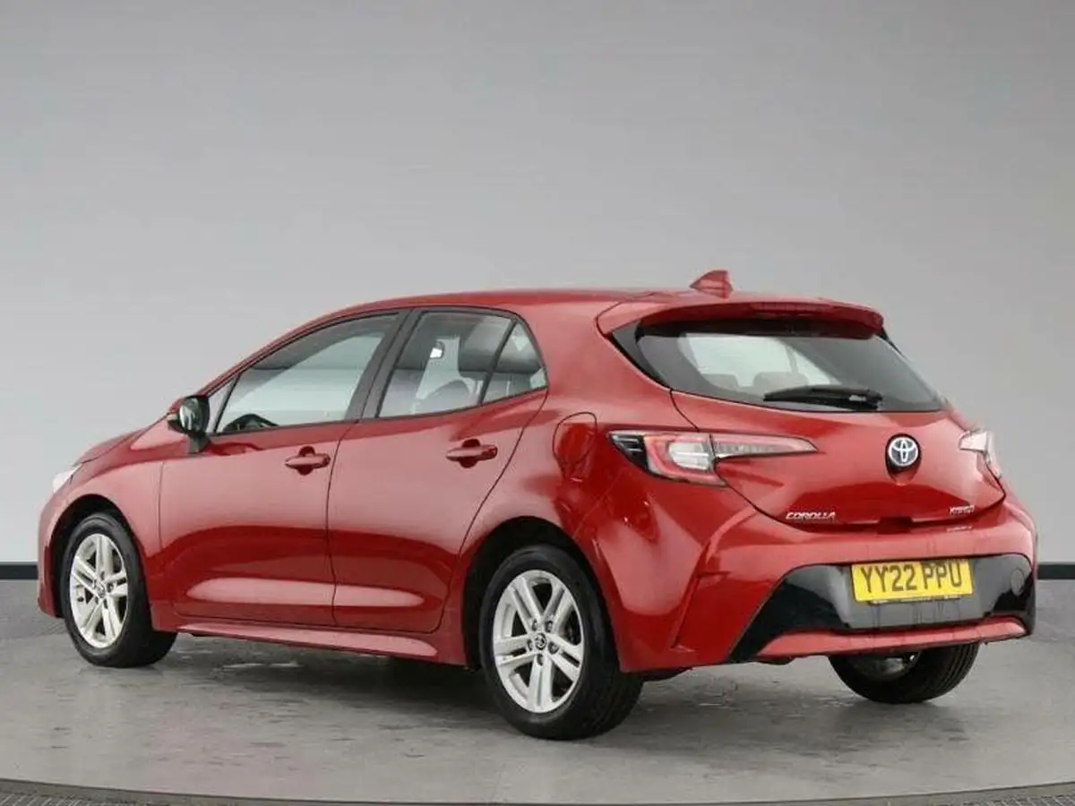 2022-toyota-corolla-18-vvt-i-icon-120bhp-trk-hatchback-5d-big-2