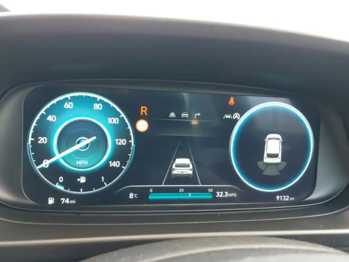 2024-hyundai-i20-10-t-gdi-advance-big-12