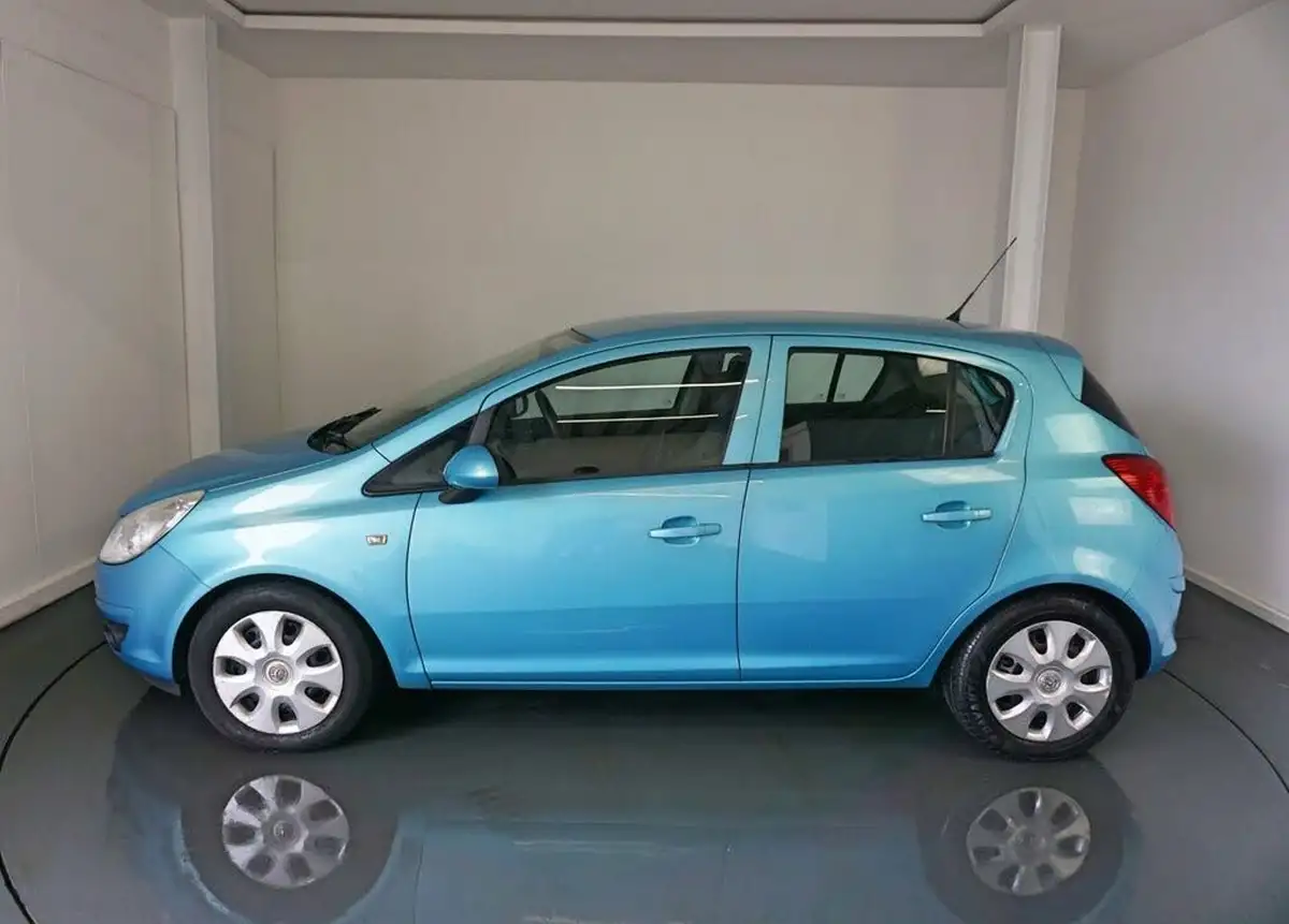 2010-vauxhall-corsa-14-exclusiv-100ps-5d-auto-big-3