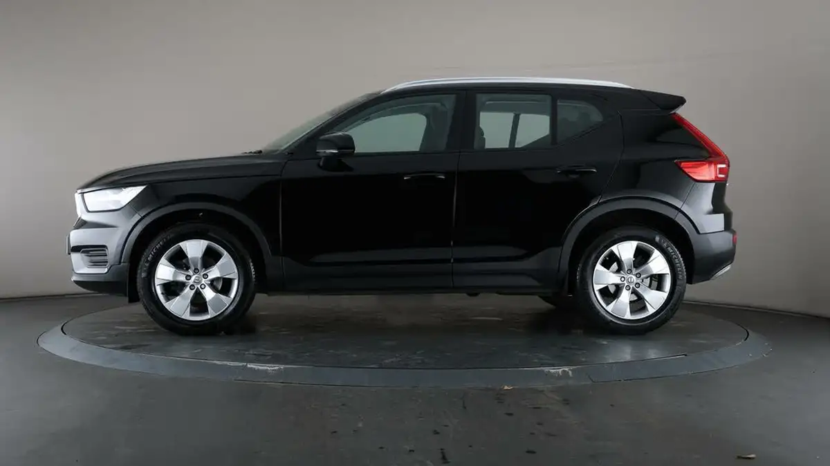 2021-volvo-xc40-15-t3-momentum-161bhp-auto-big-28