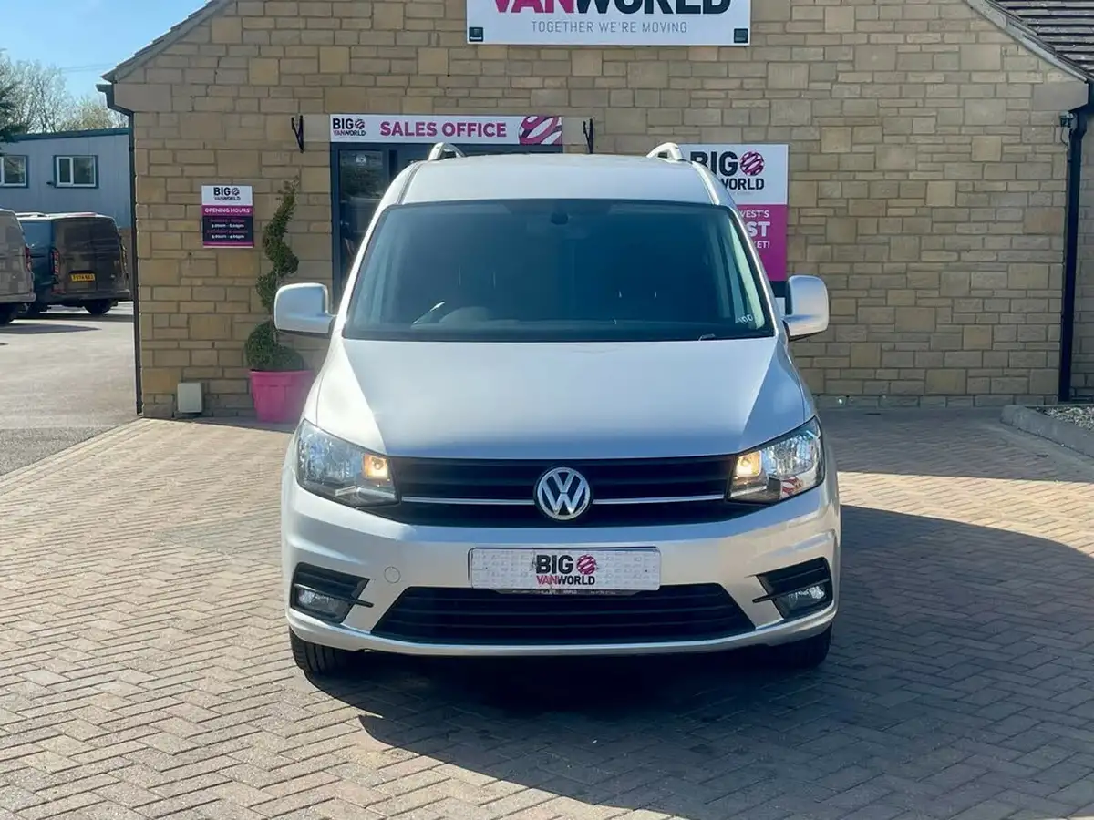 2017-volkswagen-caddy-maxi-20tdi-c20-maxi-highline-bmt-150pseu6-dsg-big-8