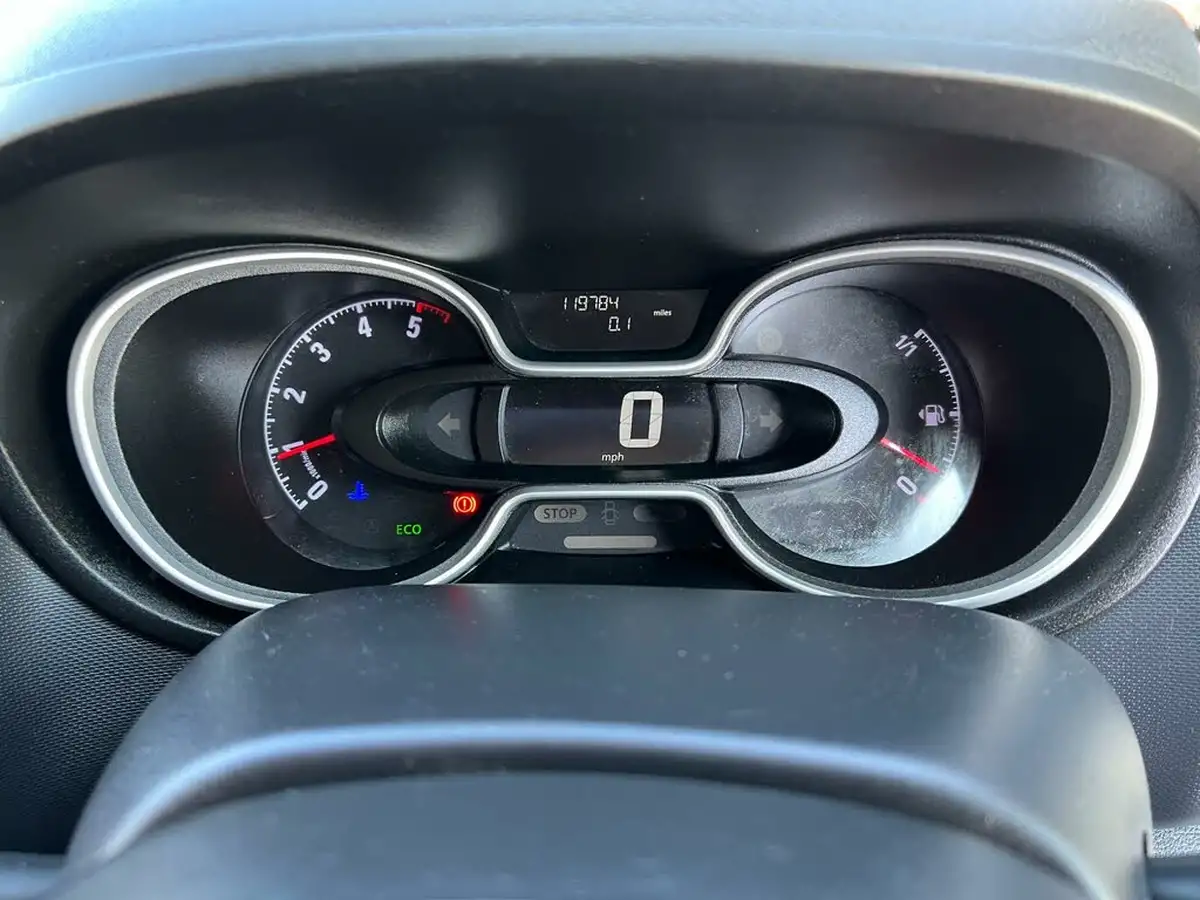 2017-vauxhall-vivaro-16cdti-sportive-2900-l2h1-125pseu6-biturbo-ss-panel-big-13