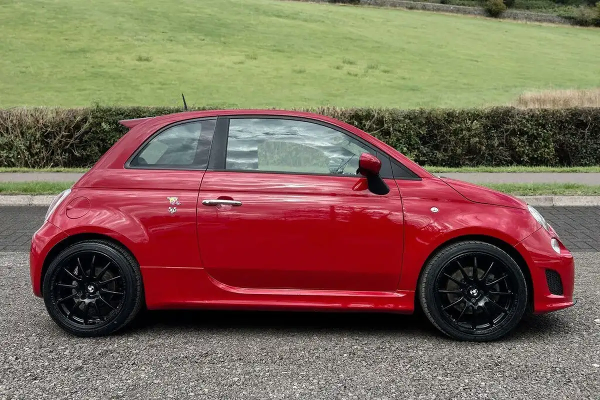 2016-abarth-500-14-tjet-595-big-3