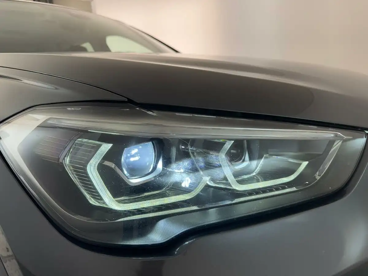 2019-bmw-x1-20-sdrive-20i-xline-sdrive-20i-big-30