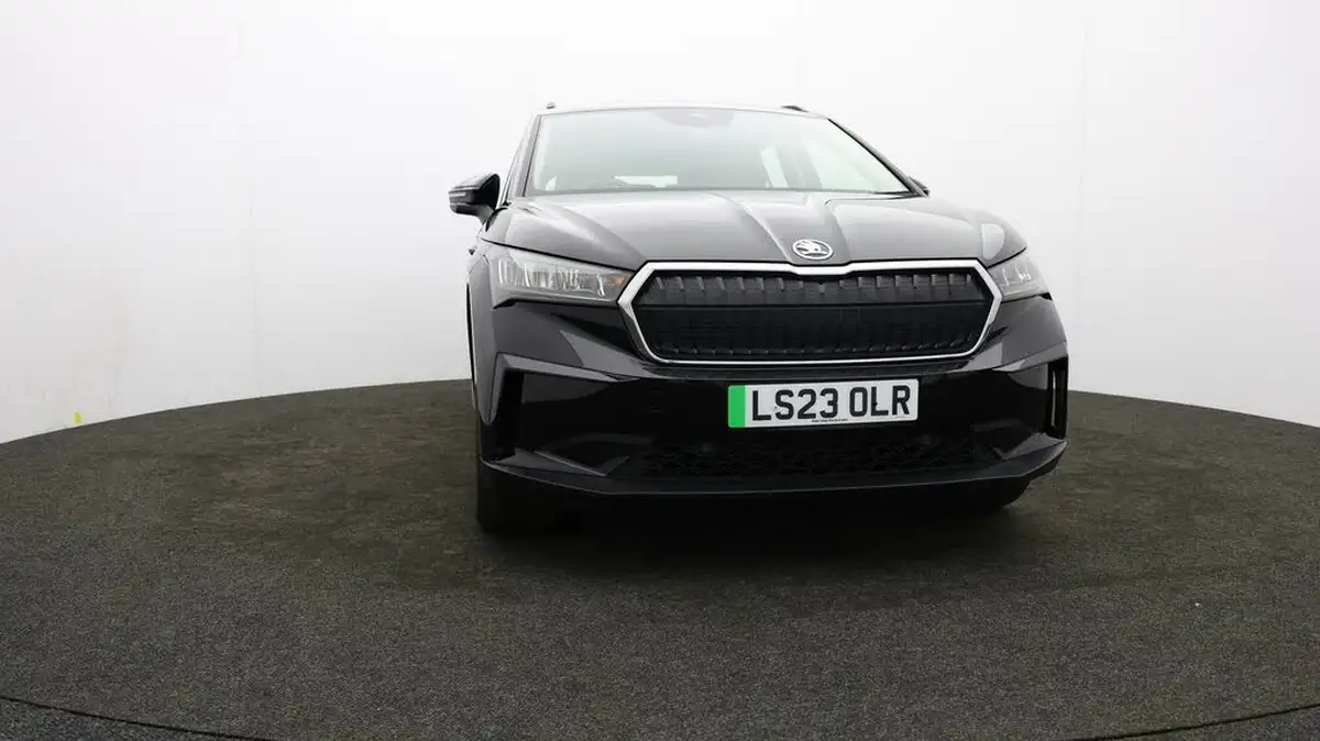 2023-skoda-enyaq-e-60-big-43