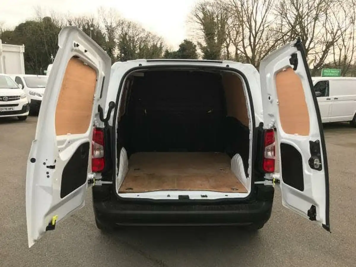 2021-peugeot-partner-15-bluehdi-1000-professional-100ps-eu6dt-panel-big-7