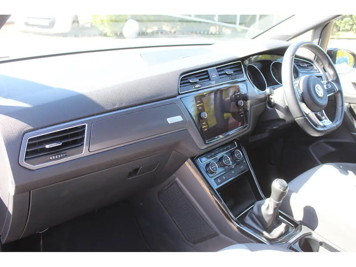 2018-volkswagen-touran-20tdi-r-line-150ps-big-9
