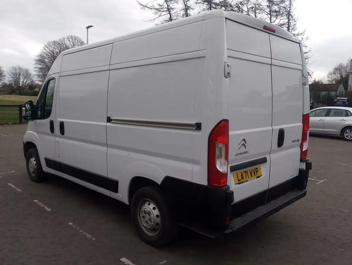 2022-citroen-relay-22bluehdi-35-l2h2-enterprise-big-4