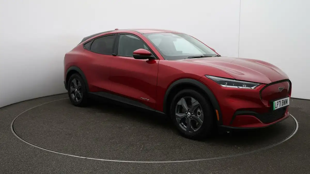 2022-ford-mustang-mach-e-e-standard-range-big-1