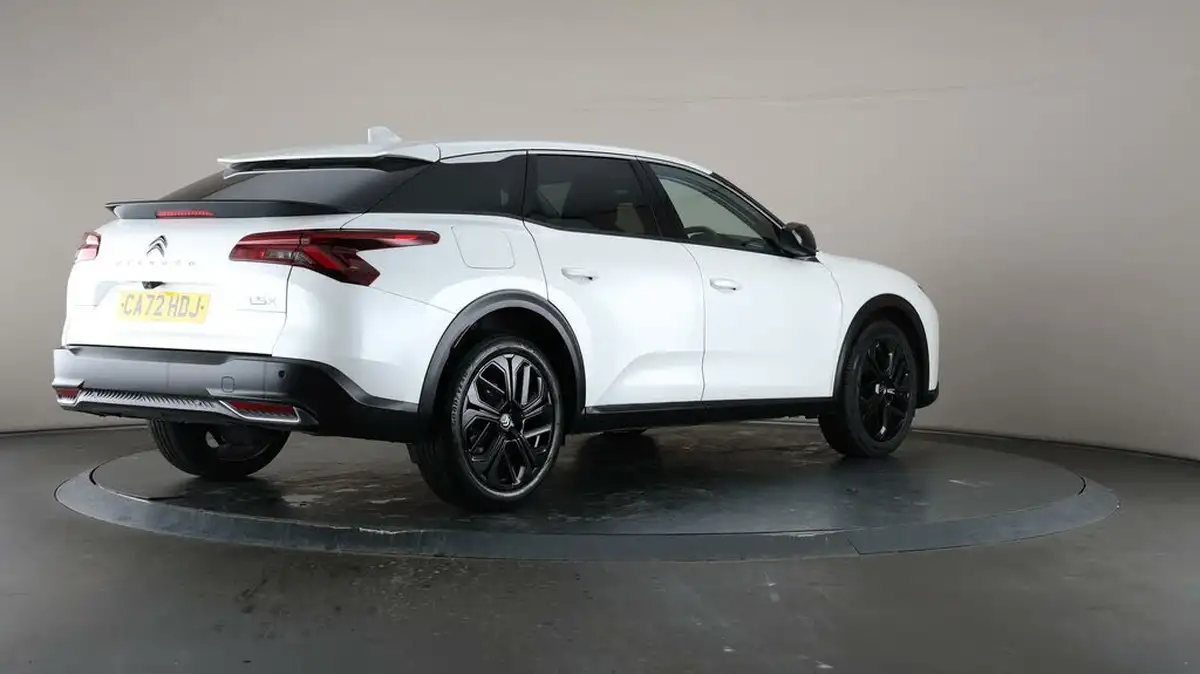2022-citroen-c5-x-12-puretech-shine-big-58
