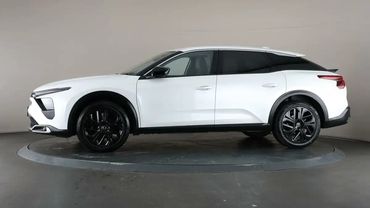 2022-citroen-c5-x-12-puretech-shine-big-30