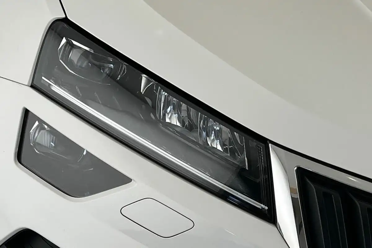 2018-skoda-karoq-15-tsi-se-l-ss-dsg-big-17
