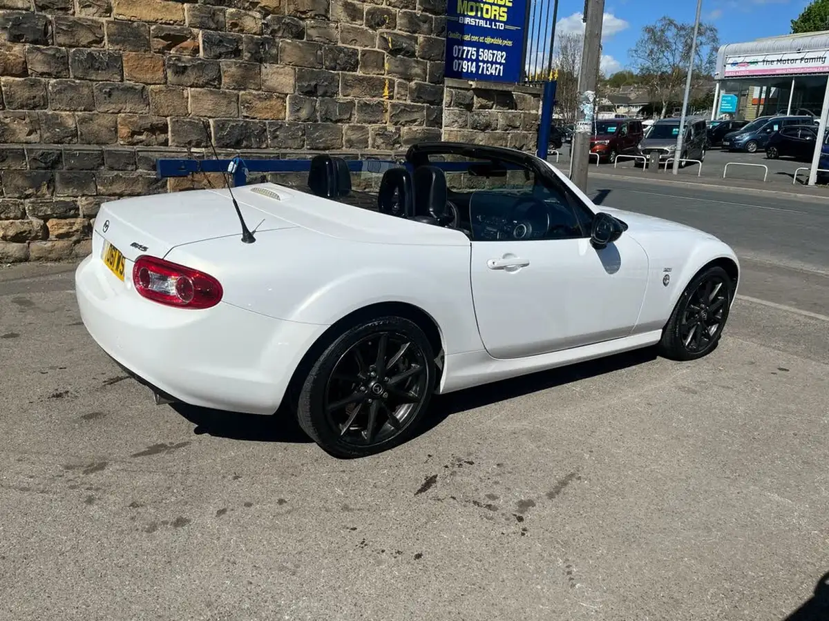 2011-mazda-mx-5-20-roadster-sport-black-big-3