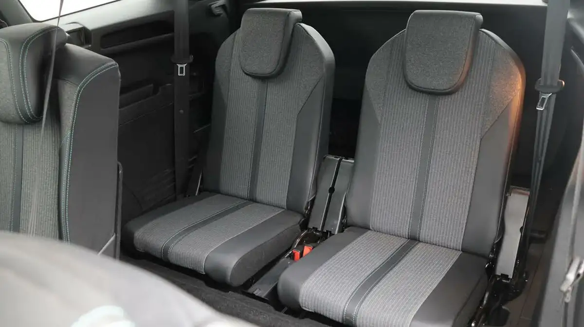 2022-peugeot-5008-suv-12-puretech-allure-premium-big-20