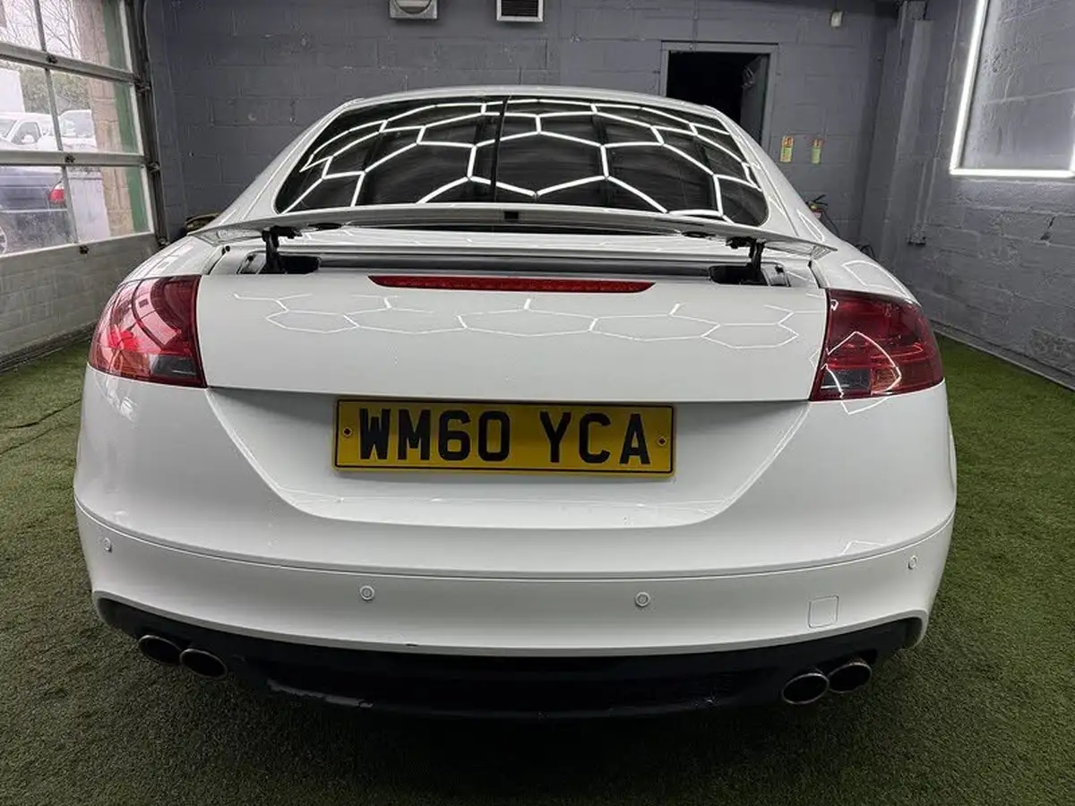 2010-audi-tt-coupe-20-tdi-s-line-big-7
