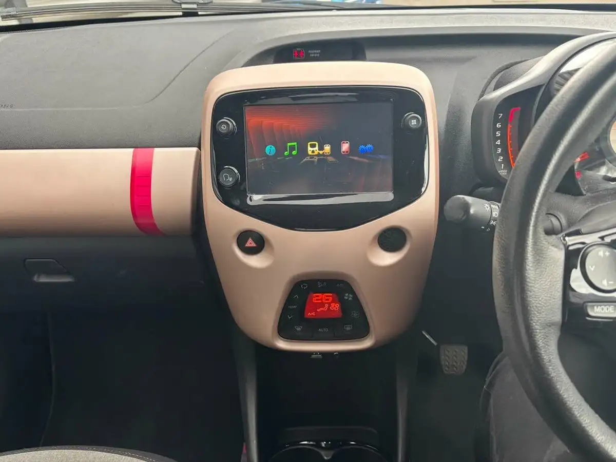 2018-citroen-c1-10-vti-elle-big-37