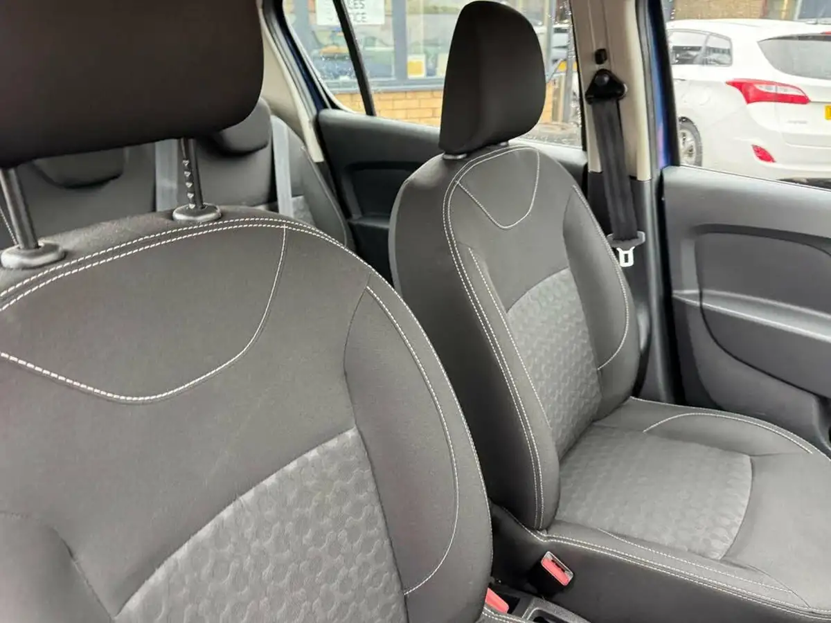 2013-dacia-sandero-09-laureate-big-14
