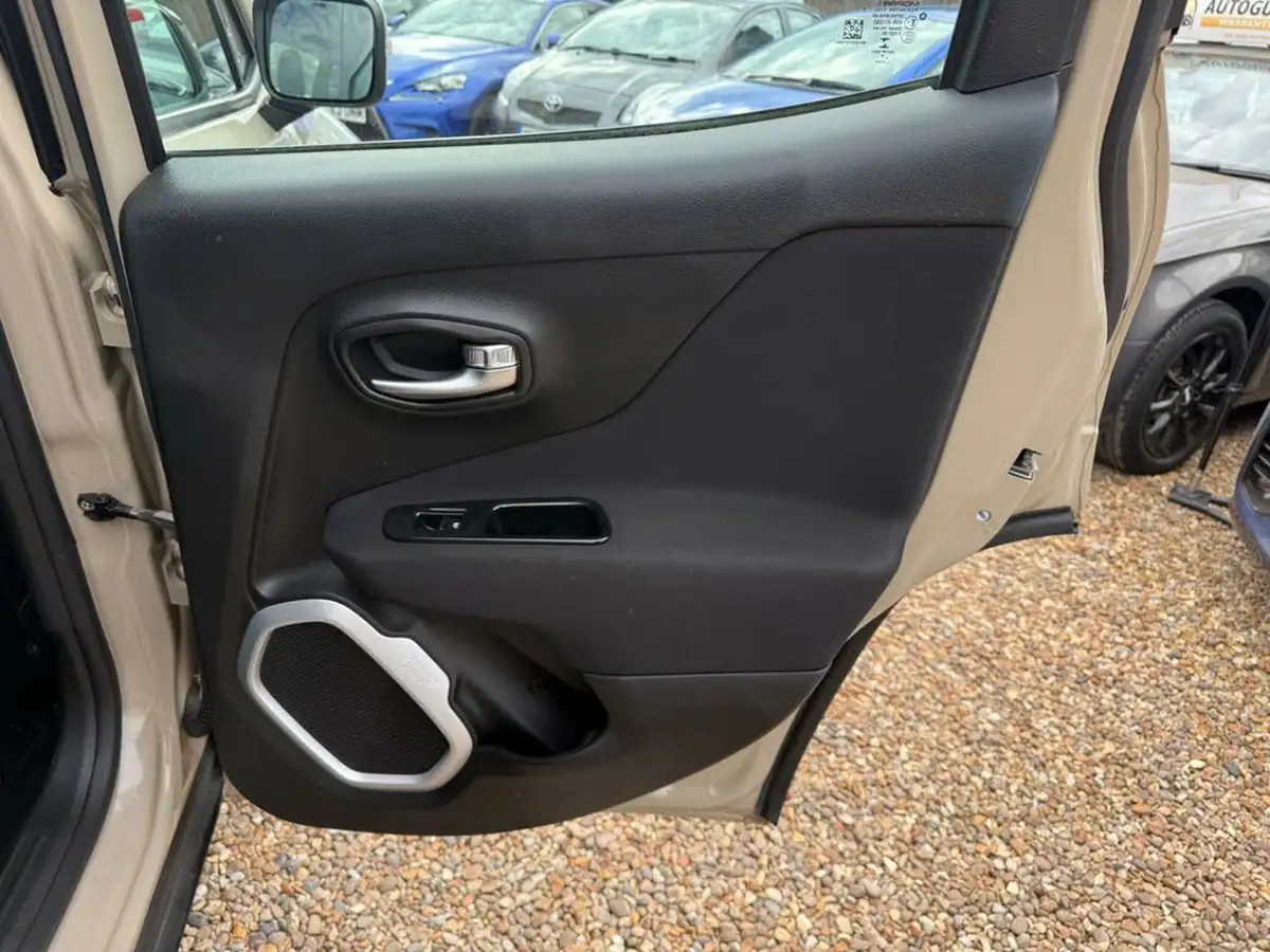 2016-jeep-renegade-14-multiair-ii-longitude-ddct-big-23