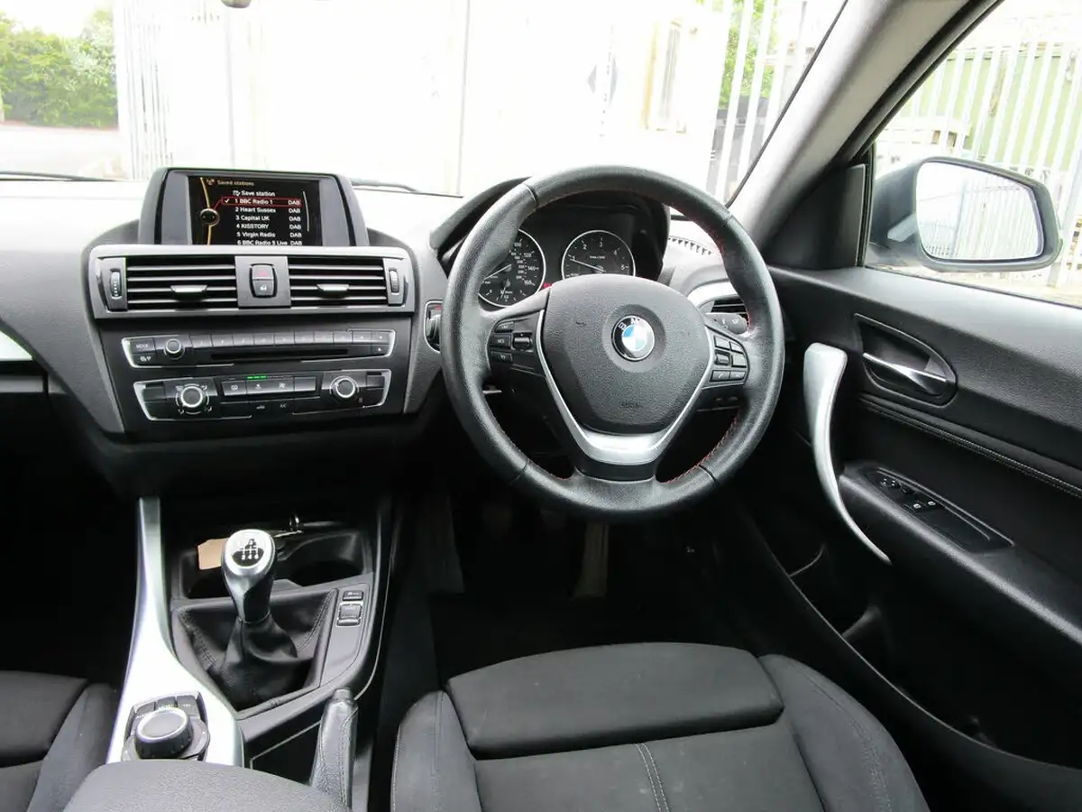 2014-bmw-1-series-20td-116d-sport-116bhp-ss-sports-hatch-3d-big-13