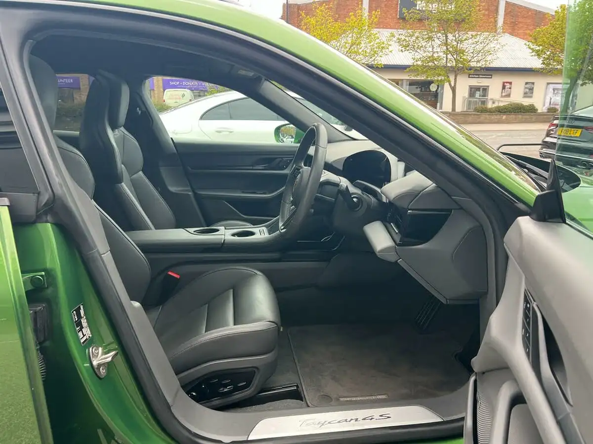 2021-porsche-taycan-e-4s-cross-turismo-awd-big-18