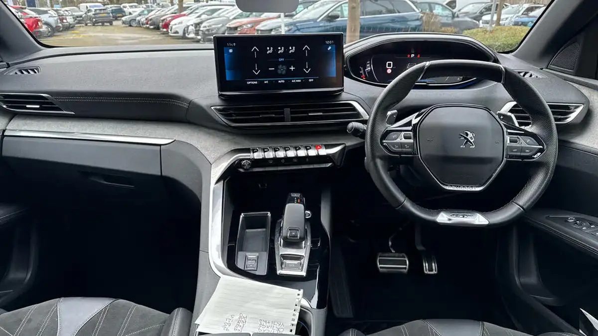 2021-peugeot-3008-suv-12-puretech-gt-eat8-big-3