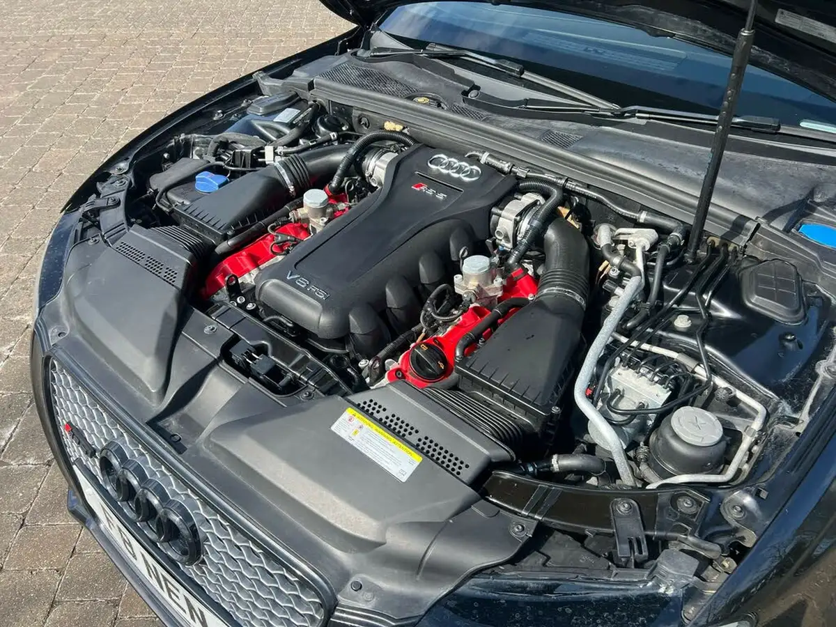 2011-audi-rs5-42-quattro-big-43