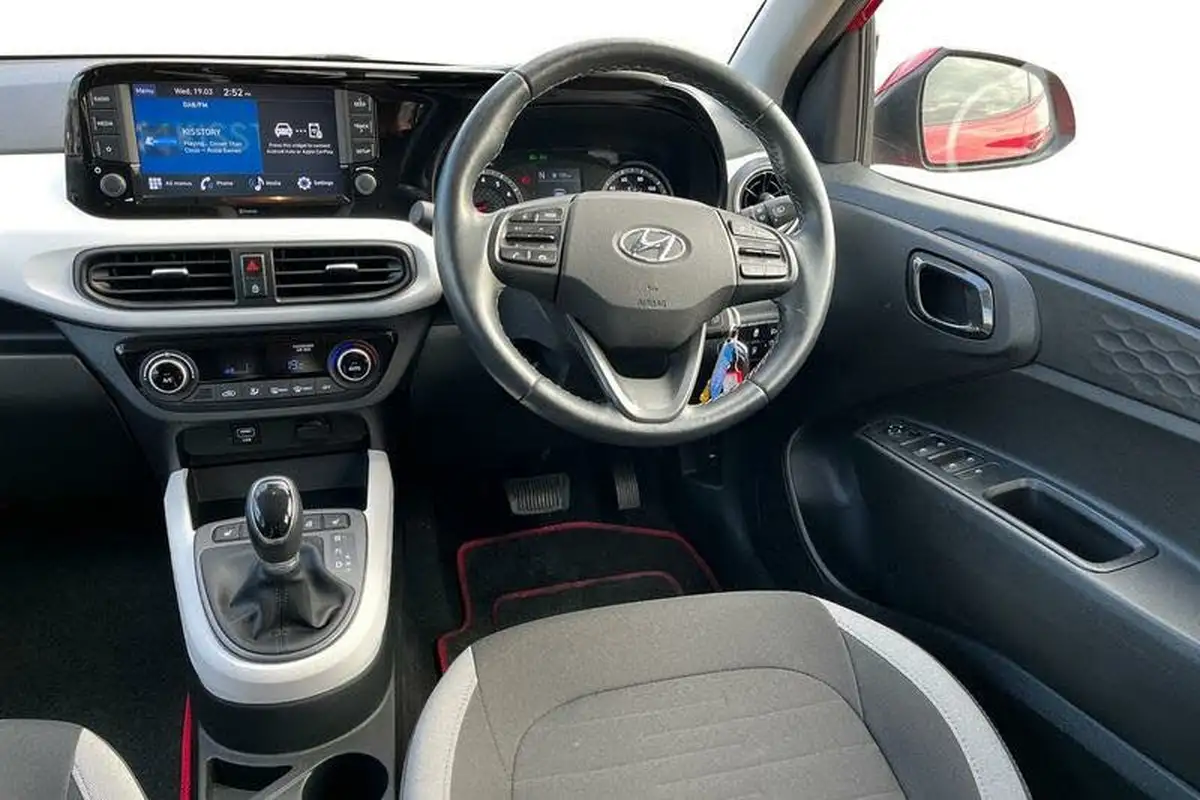 2022-hyundai-i10-12-premium-auto-big-10