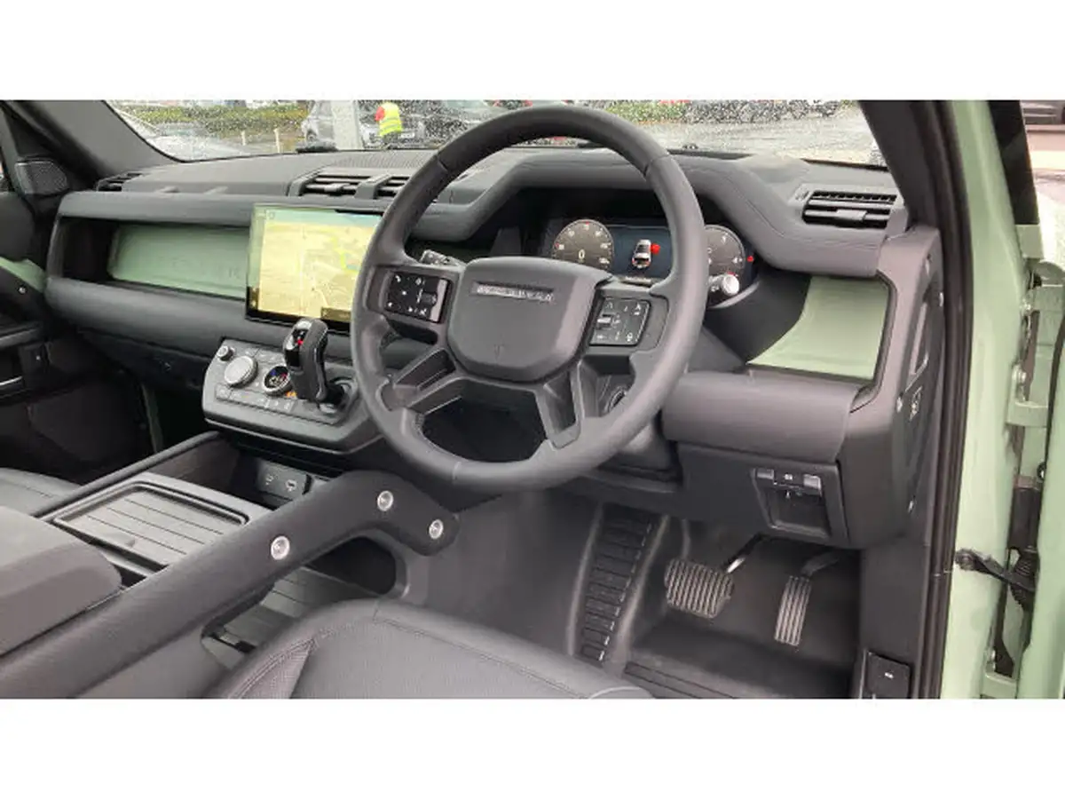 2024-land-rover-90-defender-30-d300-75th-edition-big-16