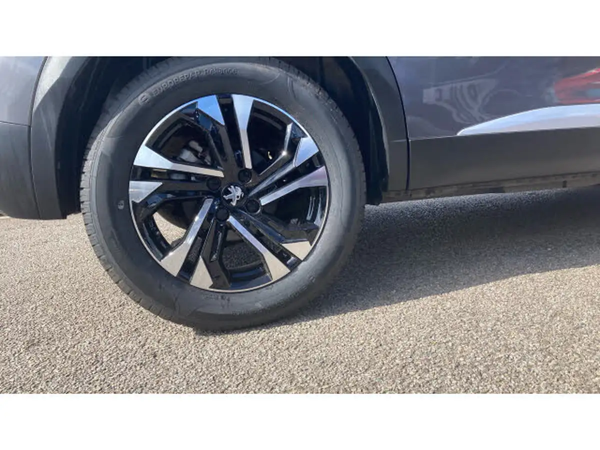 2022-peugeot-2008-suv-12-puretech-allure-premium-100bhp-big-6