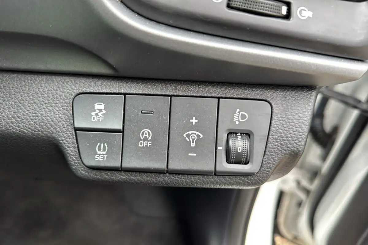 2022-kia-stonic-10-t-gdi-2-dct-big-34