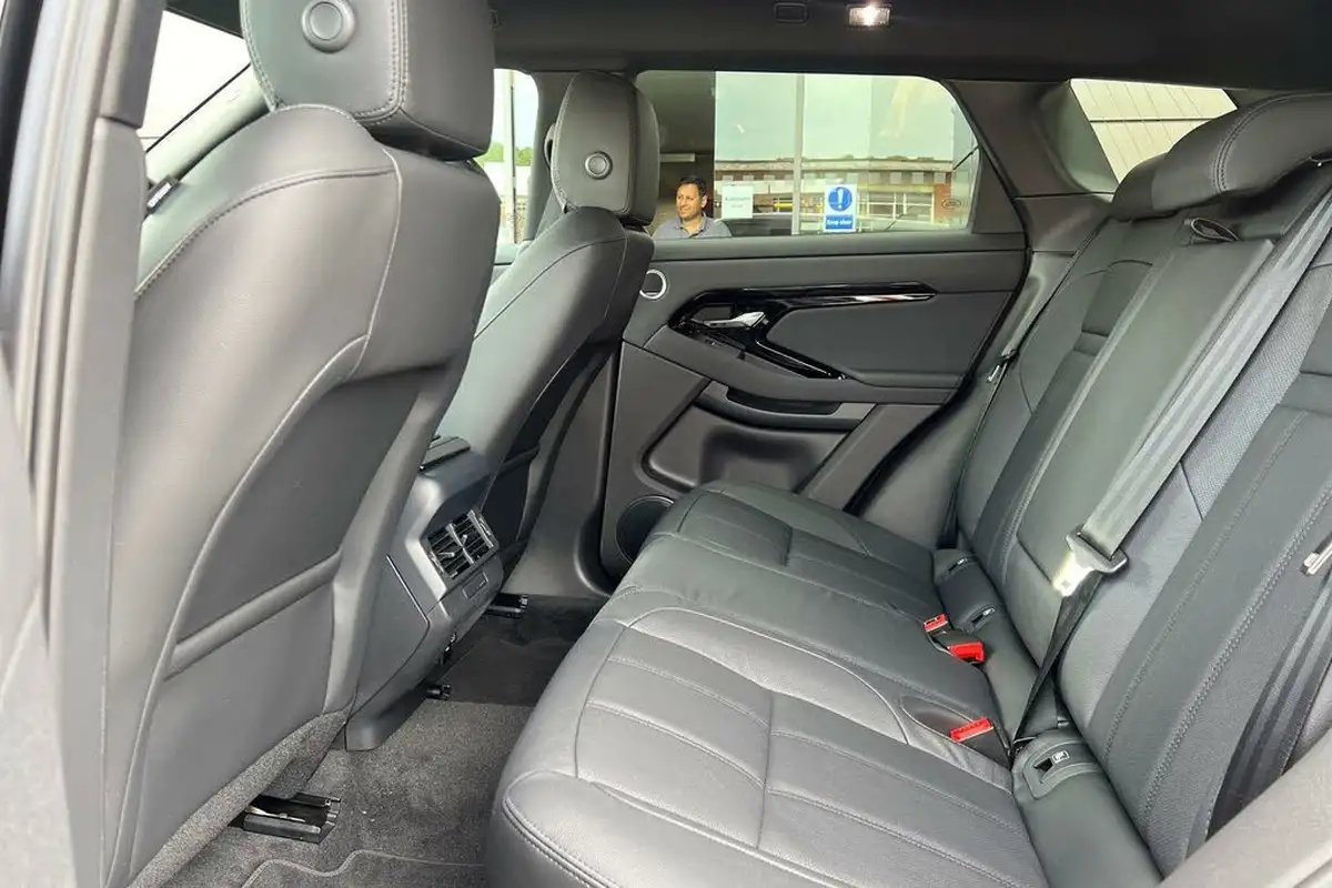 2024-land-rover-range-rover-evoque-20-d200-dynamic-se-big-35