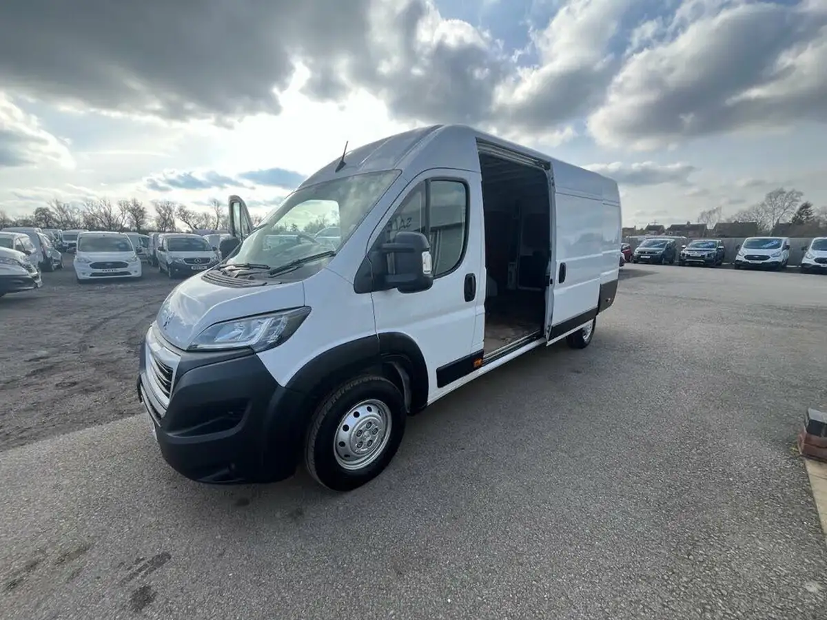 2022-peugeot-boxer-22-bluehdi-professional-435-l4-h2-big-5