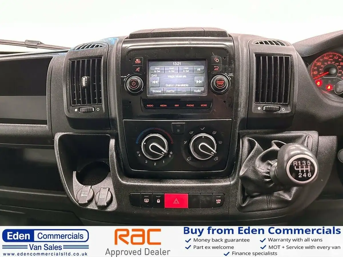 2022-citroen-relay-22bluehdi-35-l3h2-enterprise-panel-big-14