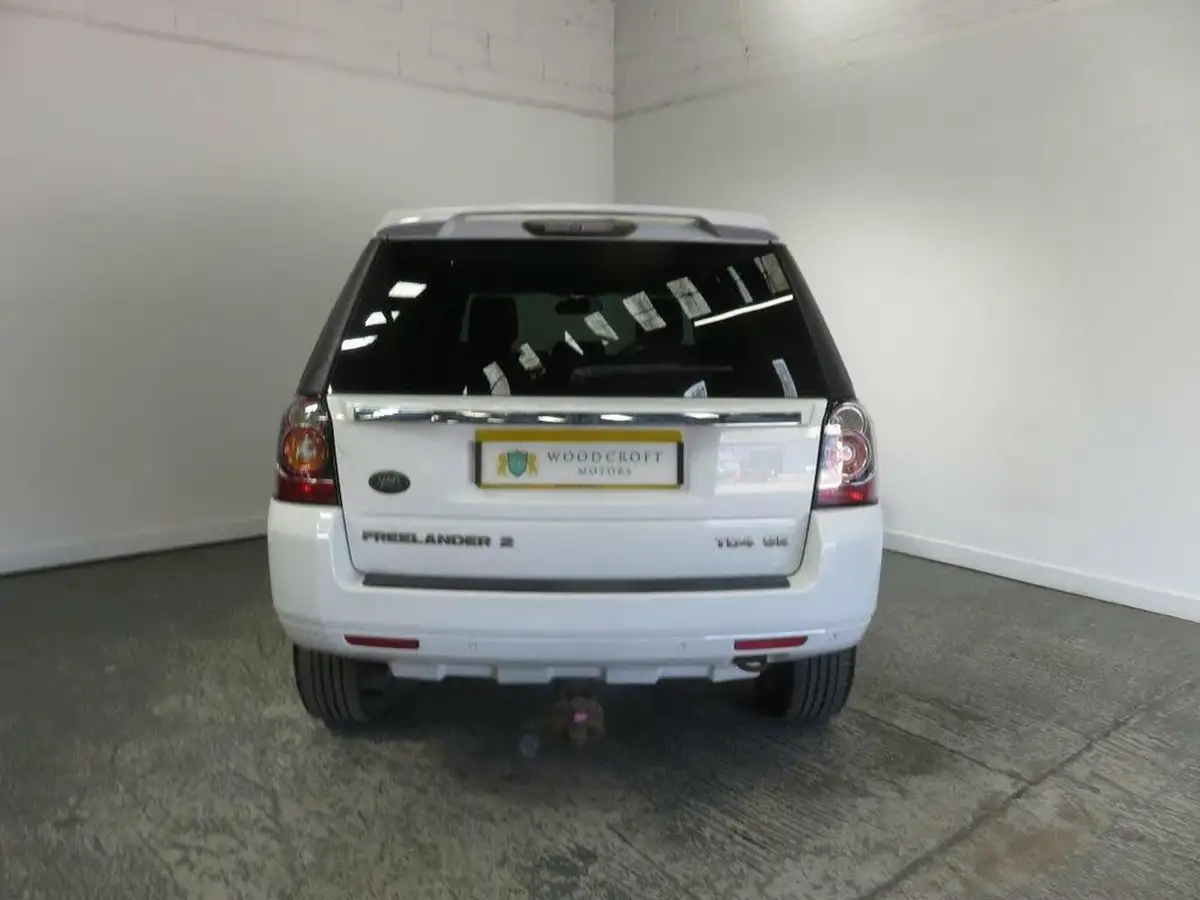 2014-land-rover-freelander-2-22td4-se-tech-big-9