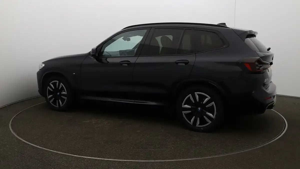 2022-bmw-ix3-e-m-sport-big-37
