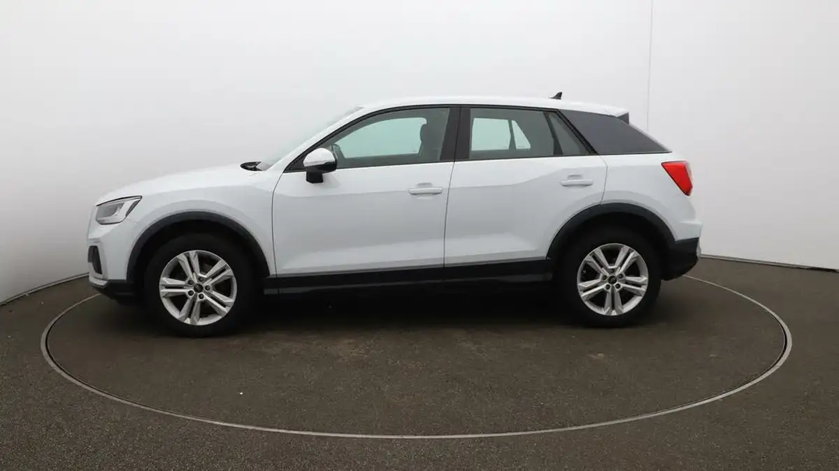 2022-audi-q2-10-30-tfsi-sport-big-56