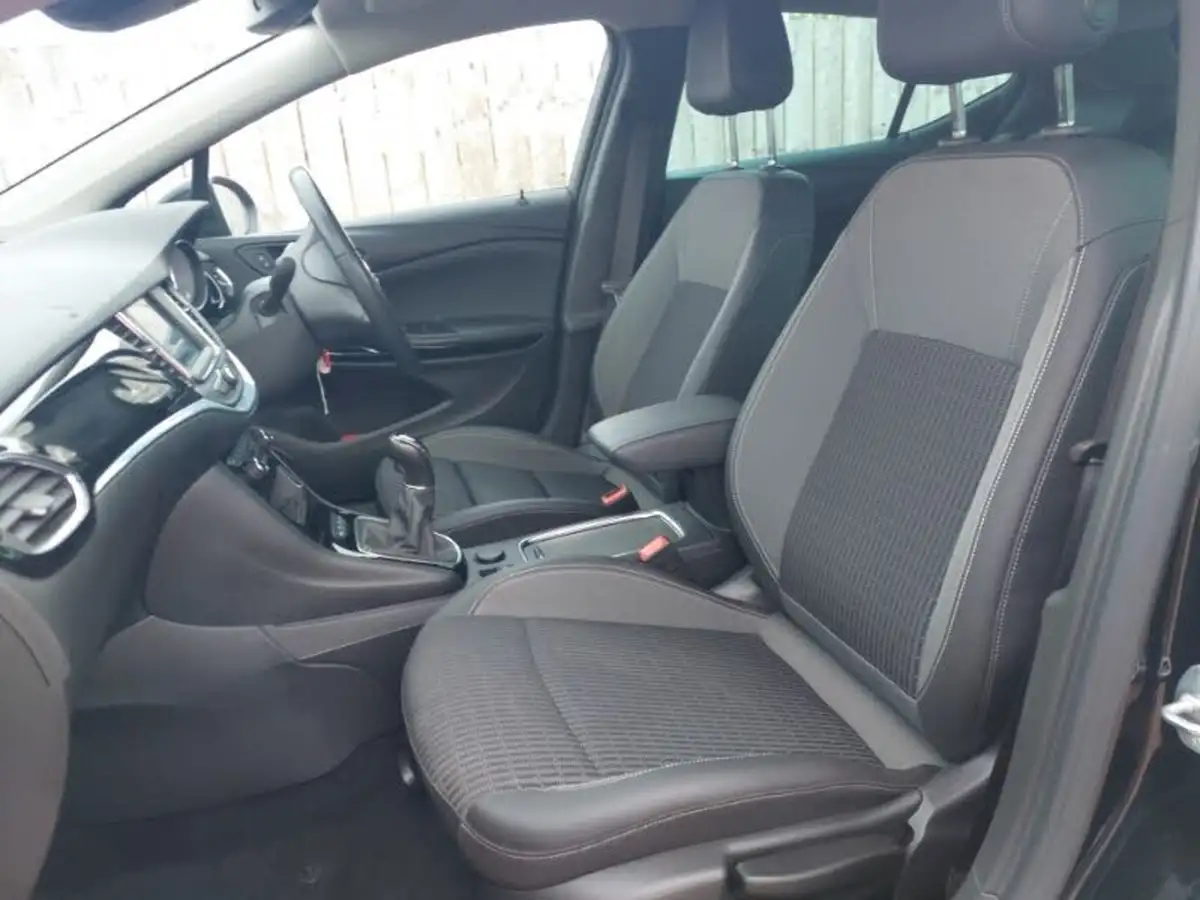 2021-vauxhall-astra-12-turbo-griffin-edition-hatchback-big-4
