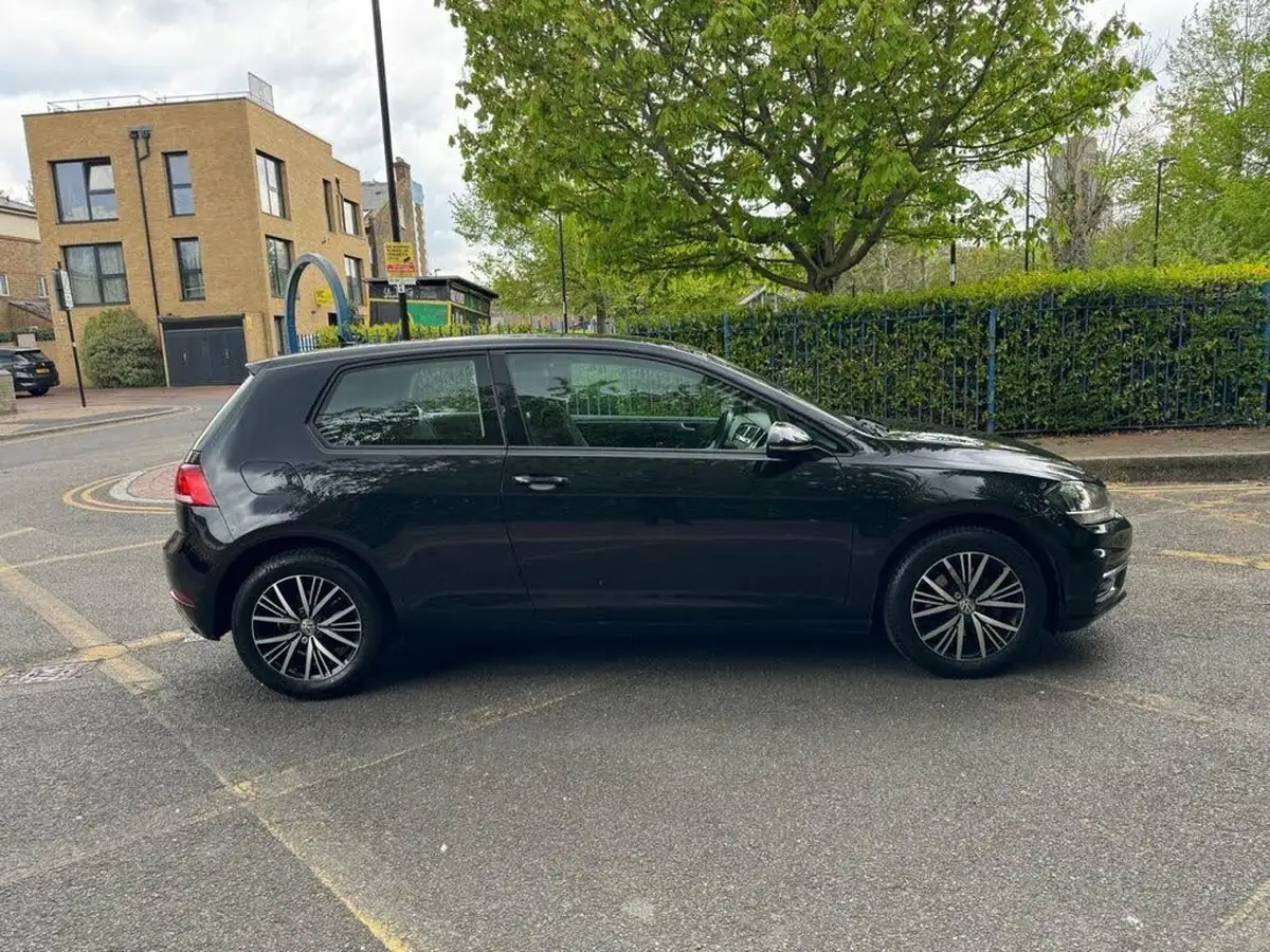 2017-volkswagen-golf-14-tsi-se-nav-ss-hatchback-3d-big-8
