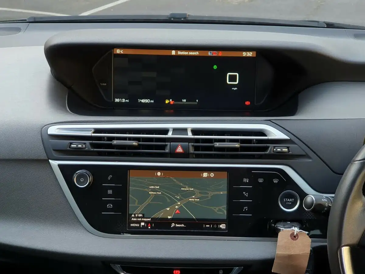 2019-citroen-grand-c4-spacetourer-15bluehdi-feel-big-16